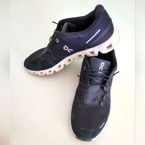 On Running "On Cloud" Sneakers